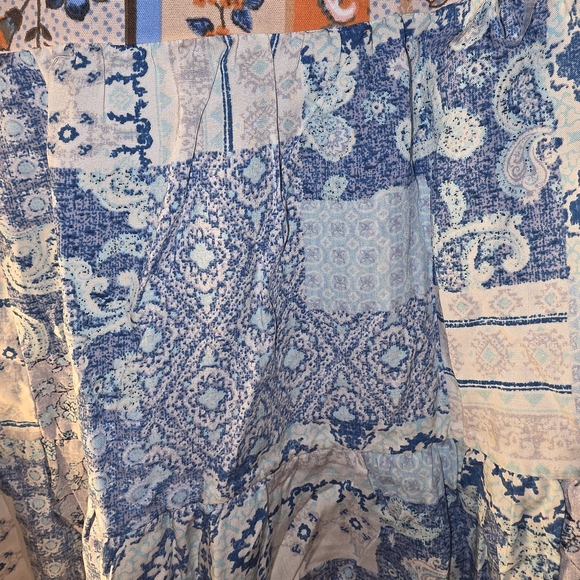 Patchwork Floral Sleeveless Blouse - Picture 4 of 5